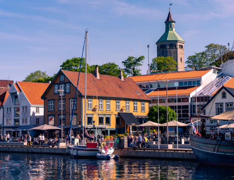 JOUR 7 : STAVANGER / CROISIÈRE SUR LE LYSEFJORD & PREIKESTOLEN