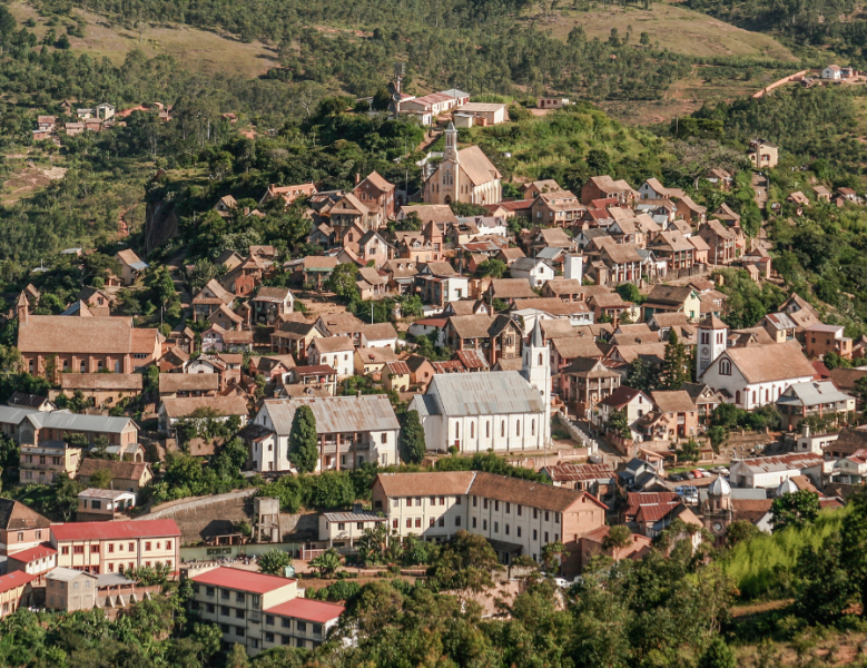 JOUR 7 : FIANARANTSOA / AMBALAVAO / RANOHIRA